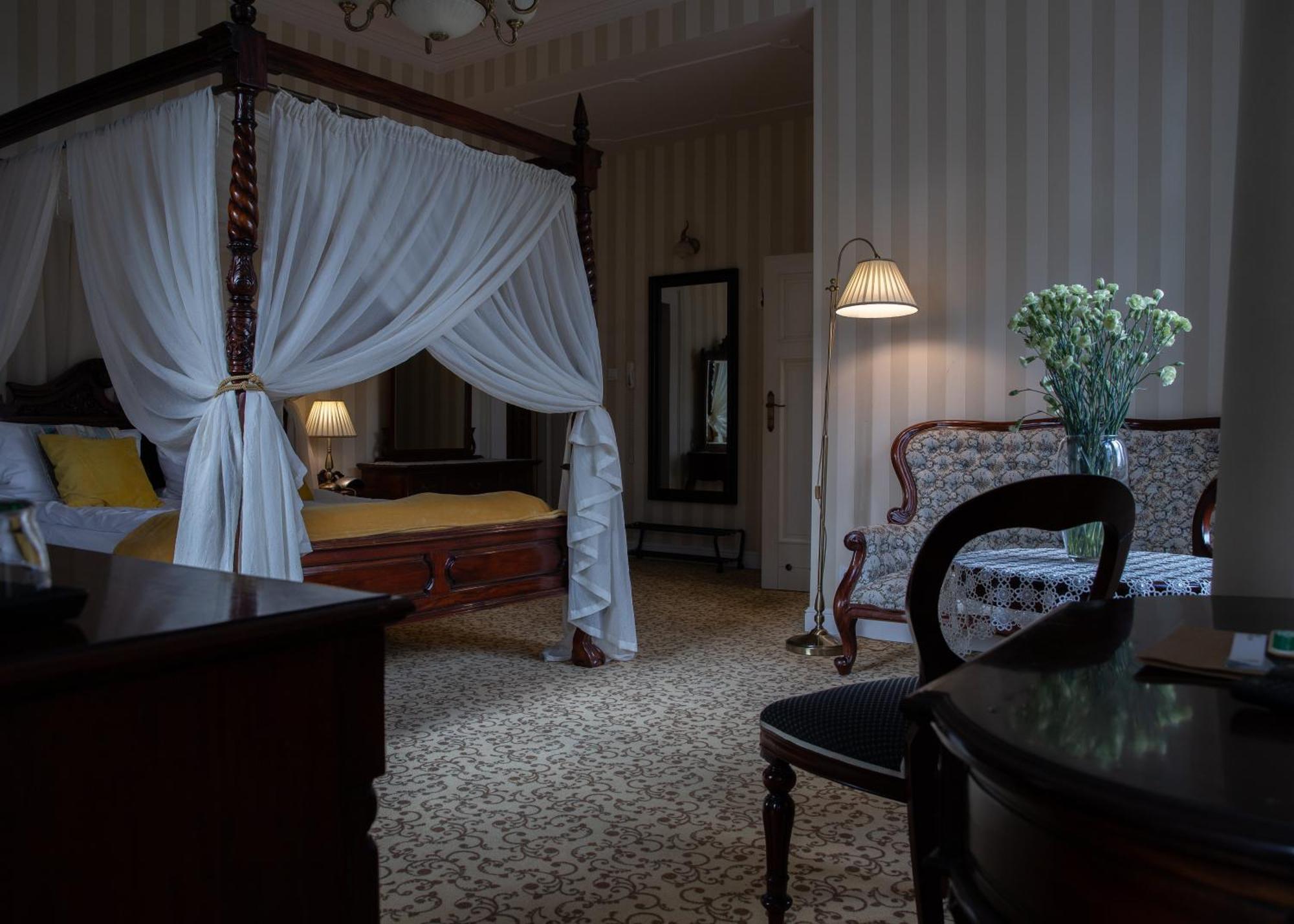 Hotel Debowy Biowellness & Spa Gory Sowie Бєлява Екстер'єр фото